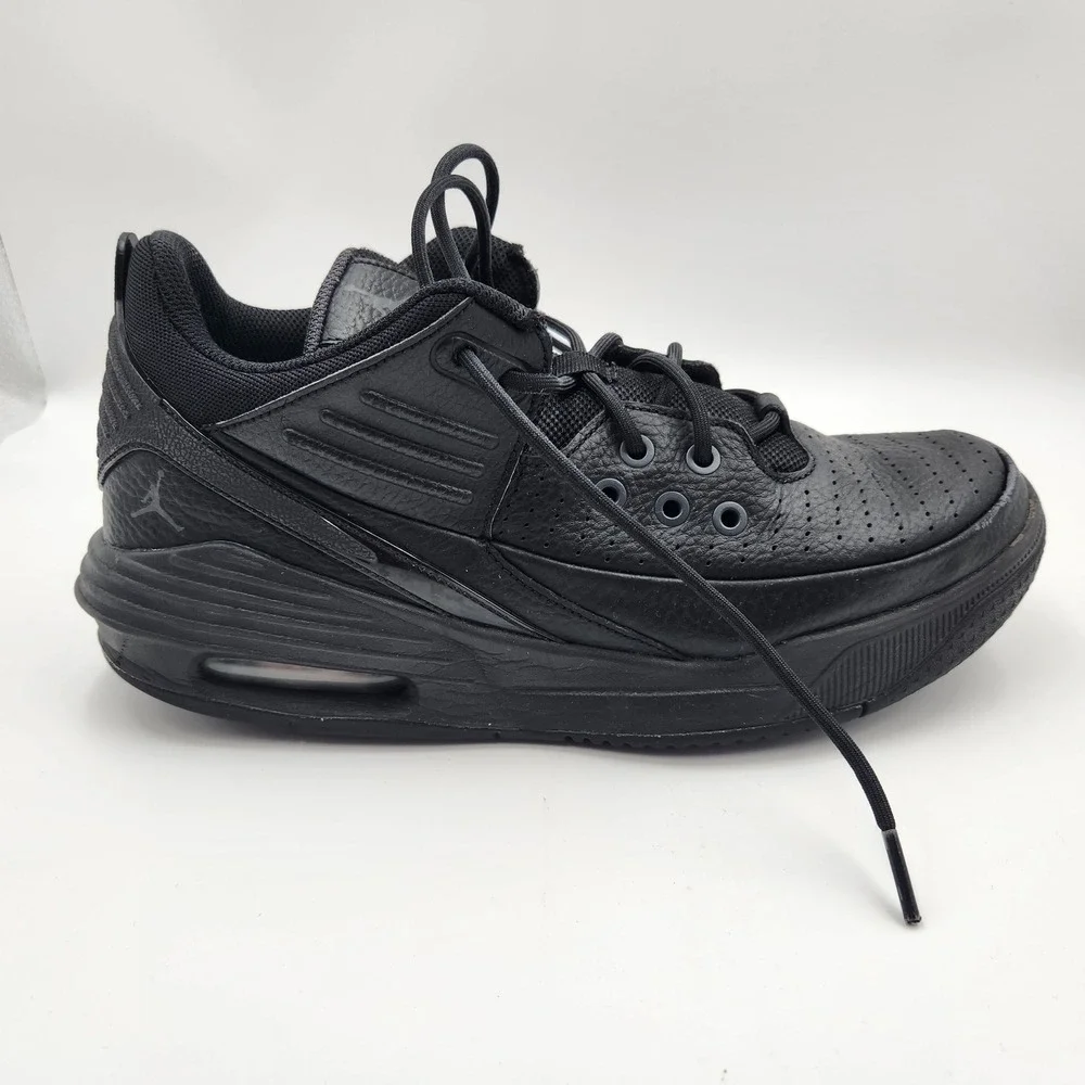Men NIKE Air Jordan Max Aura 5 Black/Black (DZ4353 001) Size 10 Athleisure